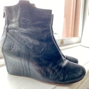 Frye Carson 6.5 Short Black Western Ankle Boots